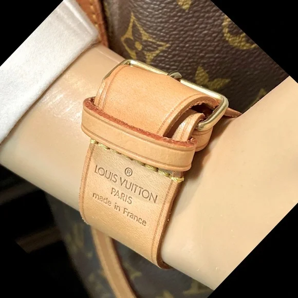 Louis Vuitton Poignet as a Bracelet - Picture 3 of 16